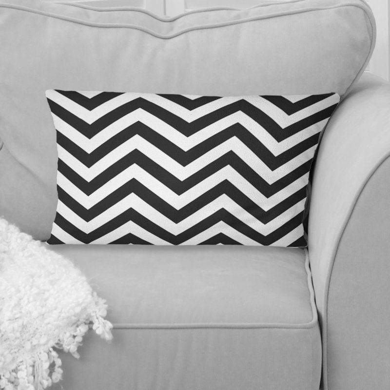 Chevron Flow II - Coussin lombaire à chevrons, Noir / blanc
