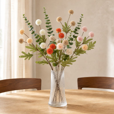 10 fleurs de faux kiku avec tiges d'eucalyptus
