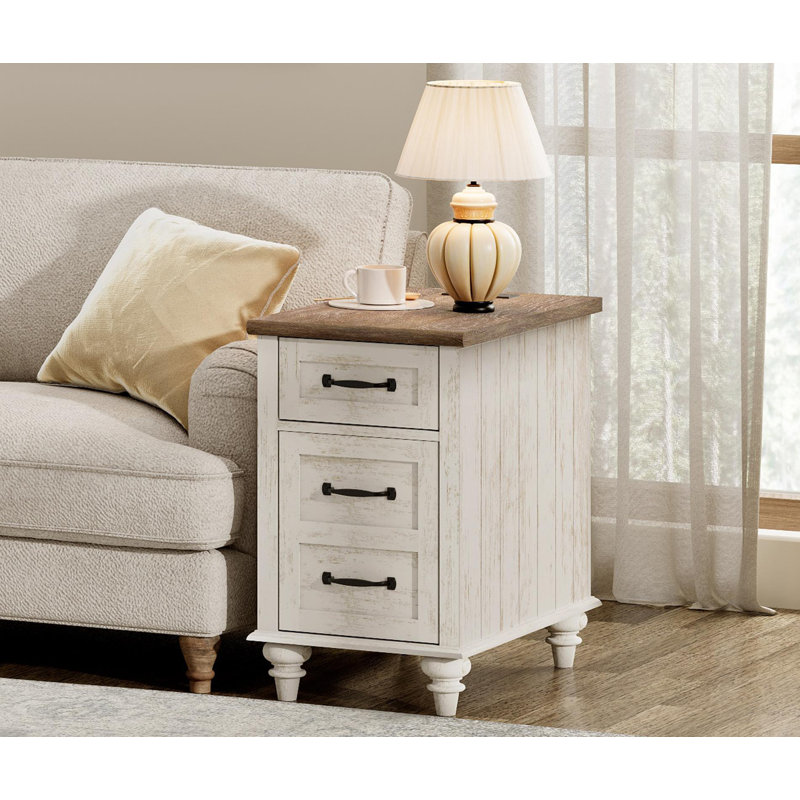 Table de bout avec rangement et prises intégrées Scarlett 24,4 po de hauteur, Brun / blanc antique