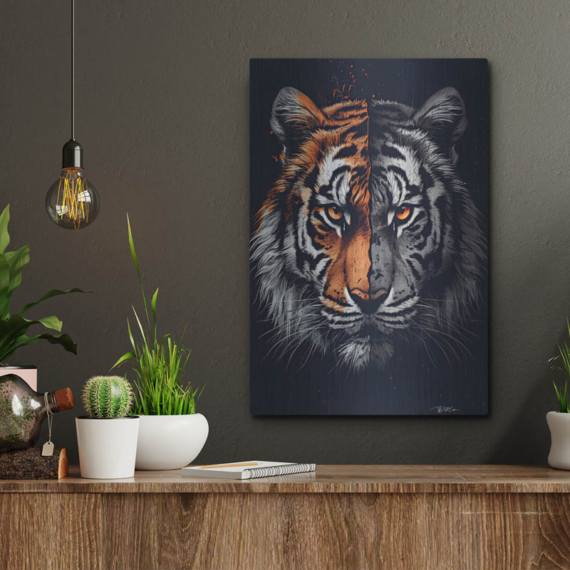 Art mural en métal luxueux «Two-face Tiger» par Momart, H 16 po x l 12 po