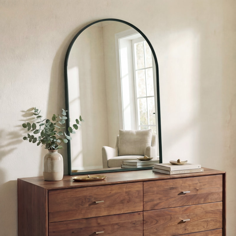 Petit miroir de salle de bain mural en aluminium arqué l 20 po x H 30 po Elodie, Noir, 30 po x 20 po