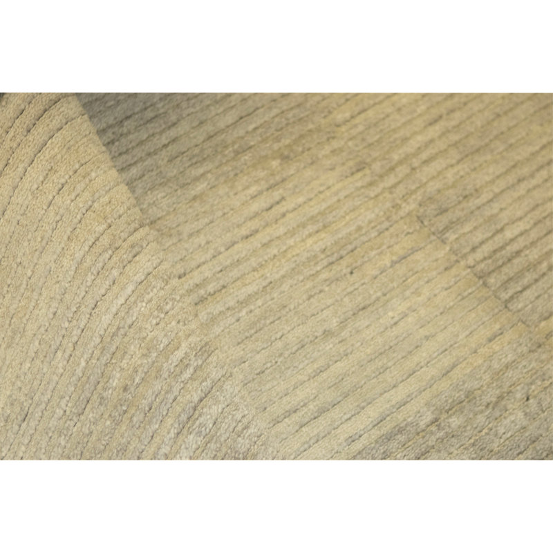Hand Knotted Wool Area Rug in Powder
