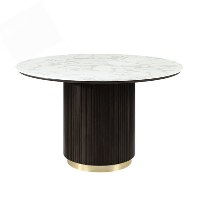 Table de salle à manger ronde avec plateau en marbre artificiel et base espresso dorée pour des réunions élégantes et spacieuses.