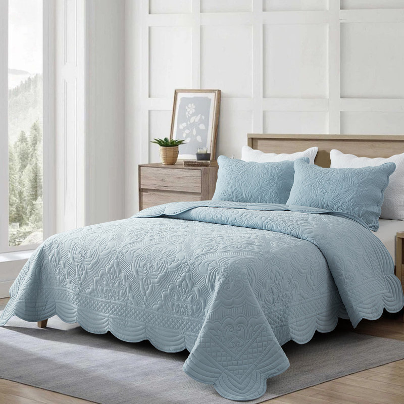 Washed Embroidered Microfiber Damask Medallion Quilt Set Lightweight Traditional Bedspread Set | OEKO-TEX Certified, Blue