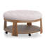 Rond avec siège semblable à du lin, finition brossée, ton naturel et tablette de rangement ouverte en bois massif rustique beige, espace de siège-131258429