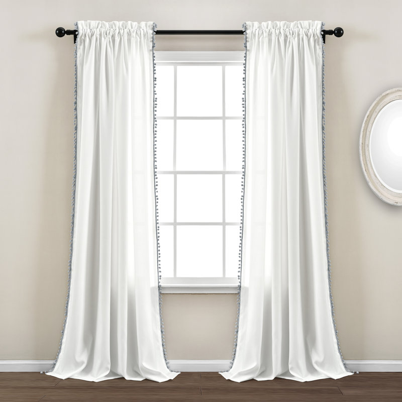 Panneau de rideau simple diaphane avec passe-tringle Pom Pom, l 50 po x L 84 po, Gris