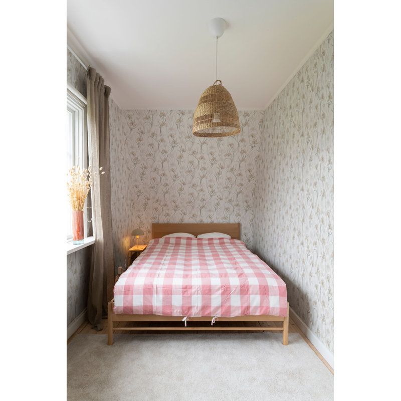 Huset I Solen Floral Wallpaper Roll, Powder Pink