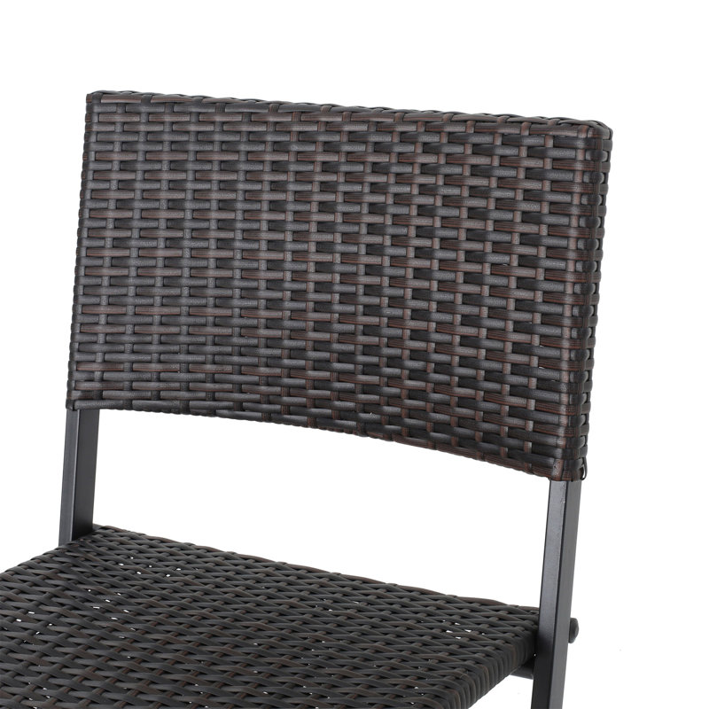 Chaise pliante en osier pour l'extérieur