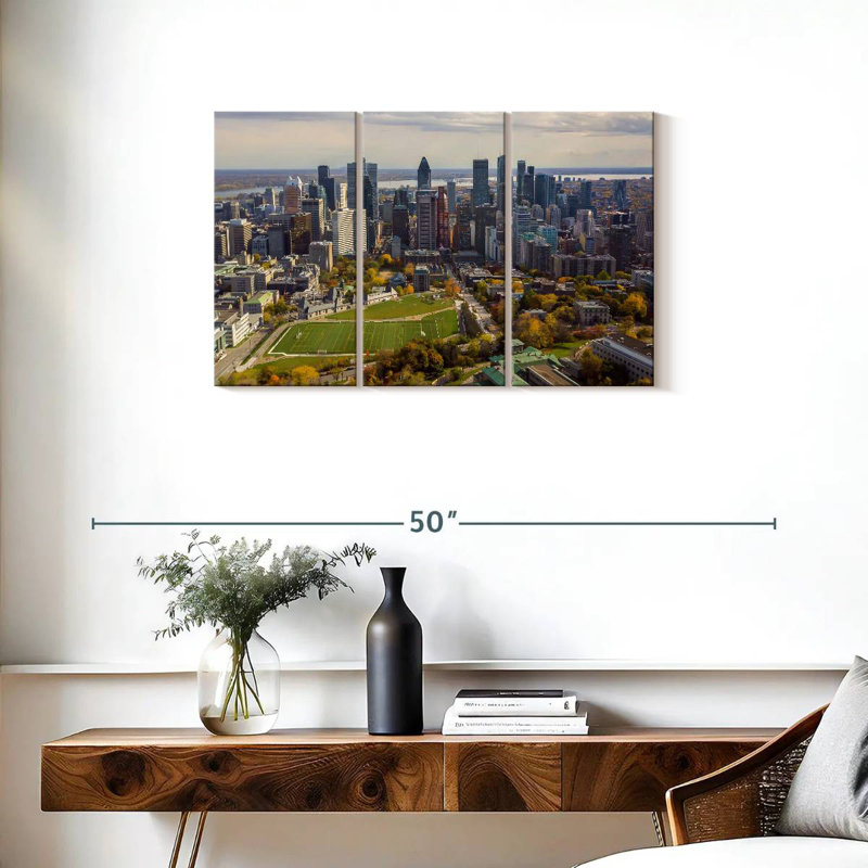 Nicci Montreal Skyline, 20" H x 33" W