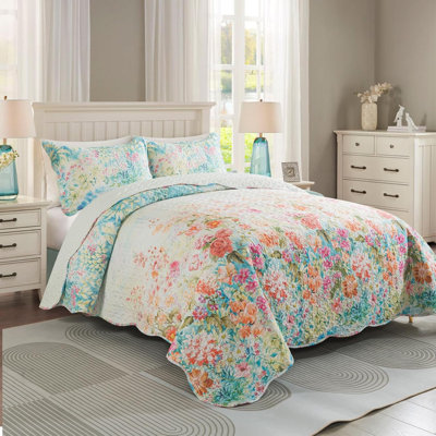 HoneiLife Queen Size 3‑Piece Dreamy Garden Pattern Quilt Bedding Set, Soft Blended‑Fabric Coverlet with Matching Pillow Shams, Champagne