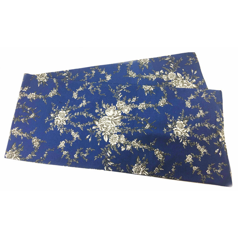 Chemin de table floral gris