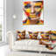 Femme avec un visage coloré - Coussin décoratif imprimé Street Art-29882032-89810702