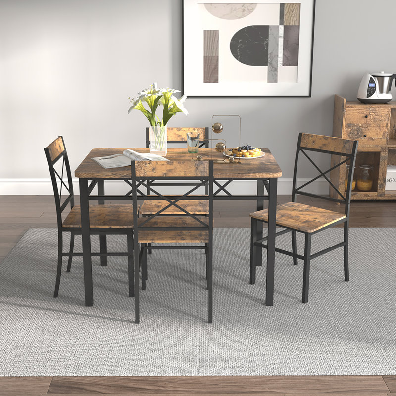 Ensemble repas polyvalent et rustique pour des espaces compacts, améliorant l'expérience culinaire
