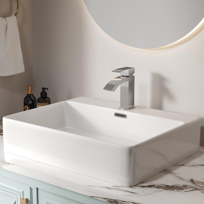 Single Hole Bathroom Faucet with Drain Assembly, Chrome