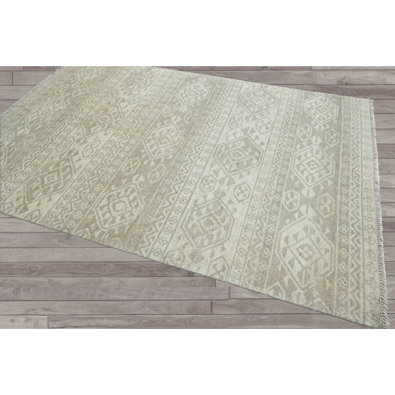 Tapis Shushma, Rectangle 5'9" x 8'4"