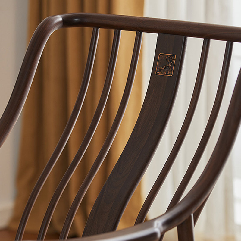 Chaise berçante de salon en bois massif