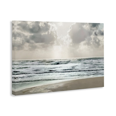 «Cloudy Sunlight Beach», art mural par Mike Calascibetta