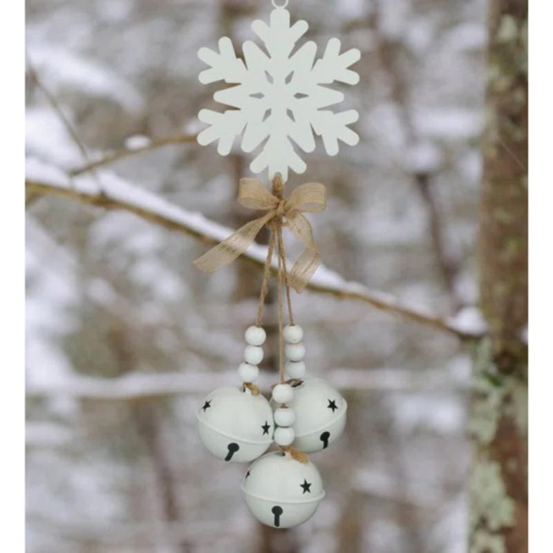 Ornement suspendu 24 "en métal blanc avec corde de jute et perles , Flocons de neige