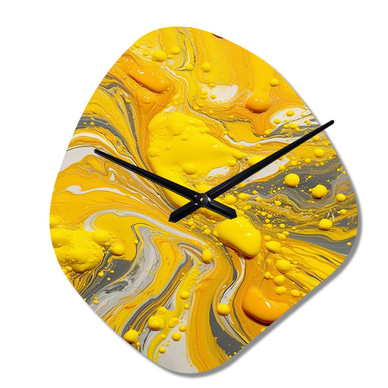 Marmolejo jaune et gris, vibrations cosmiques I - horloge murale abstraite de forme unique en métal, impression d'horloge murale jaune