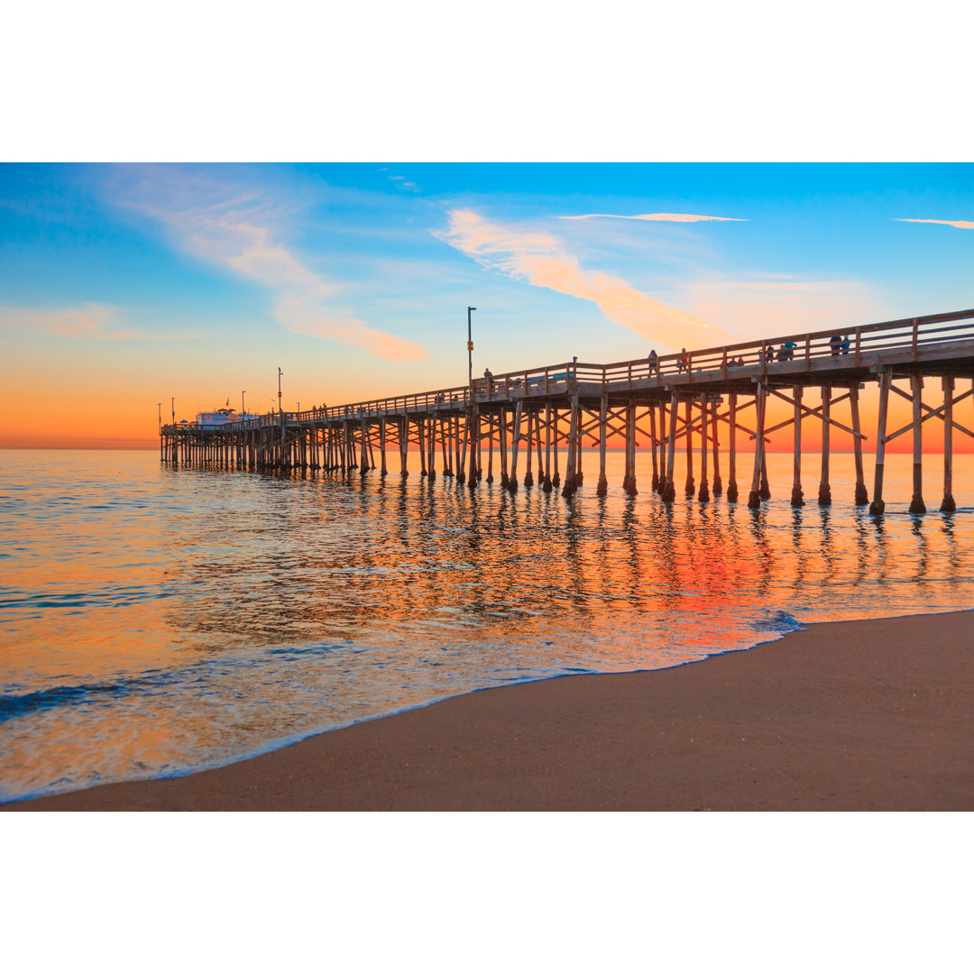 Newport Beach Balboa Pier von Ron und Patty Thomas - Druck