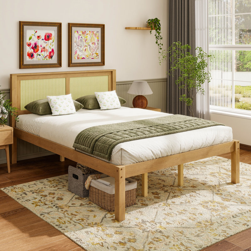 Grand lit plateforme en bois massif avec tête de lit en rotin, cadre de lit bohème de style campagnard, rangement sous le lit, aucun sommier nécessaire, bois naturel