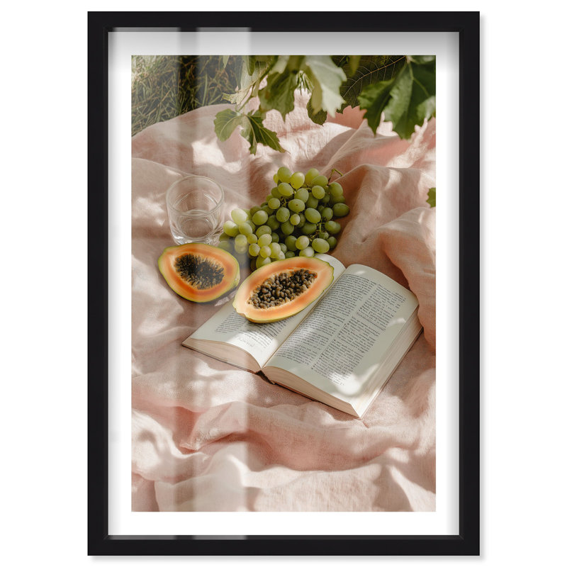 «Papaya Page Shadowbox» par Notoriart, H 55 po x l 37 po, Noir
