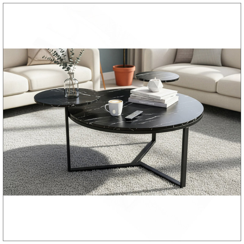 Table basse moderne avec deux tablettes, surfaces en faux marbre noir, base inspirée d'un trépied, bords de table arrondis