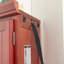 Armoire de salon à 8 portes avec tablettes spacieuses et rangement à finition cerisier pour la cuisine, la salle de bain