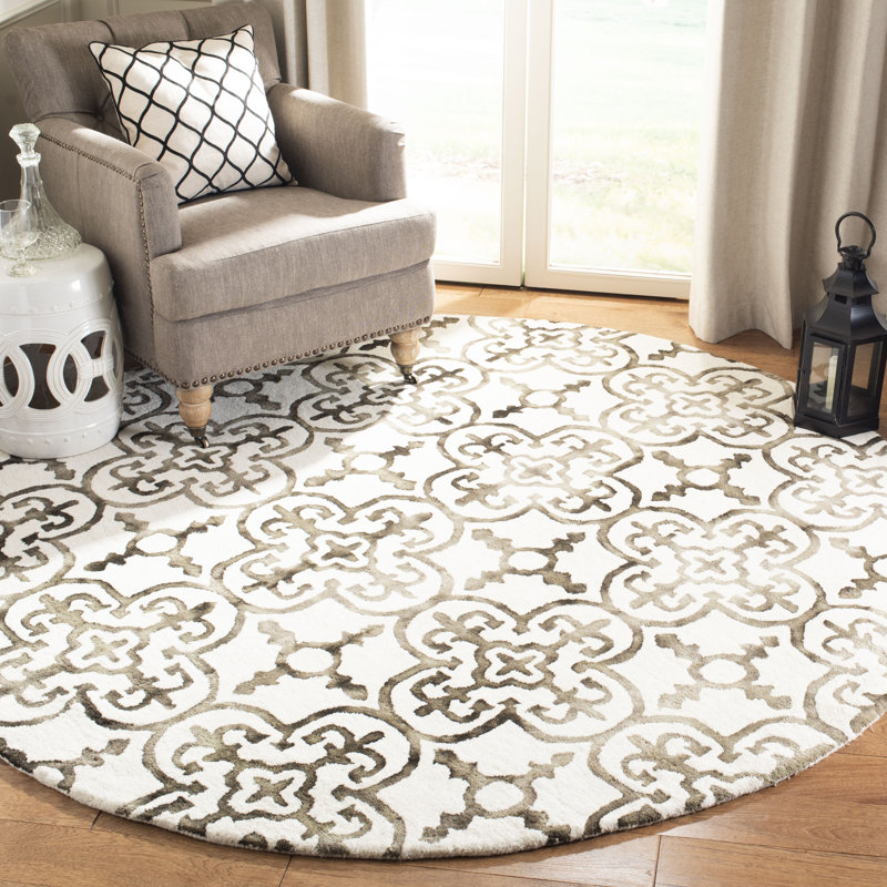 Pimentel Hand Tufted Wool Quatrefoil Rug, Round 7'