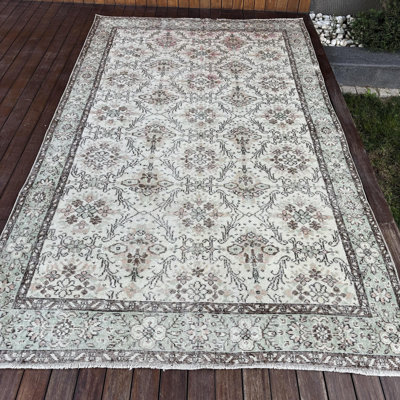 Grand tapis turc Anatolian vintage vert pour salle à manger avec pampilles décoratives et détails en laine