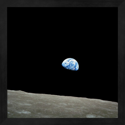 «Earthrise» par Inconnu, art mural encadré