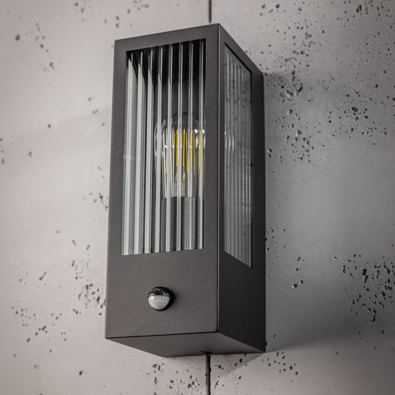 Neiko 31cm H Bevelled Glass Outdoor Wall Lantern