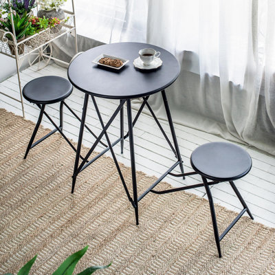 Table d'appoint et deux sièges escamotables