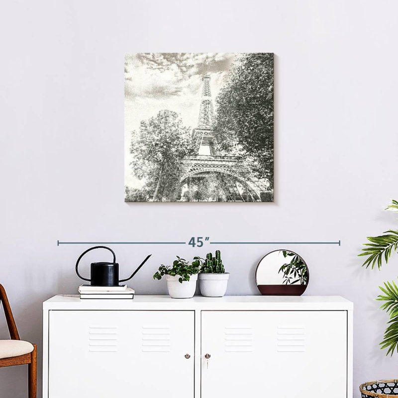 Lilie Eiffel, 24" H x 24" W