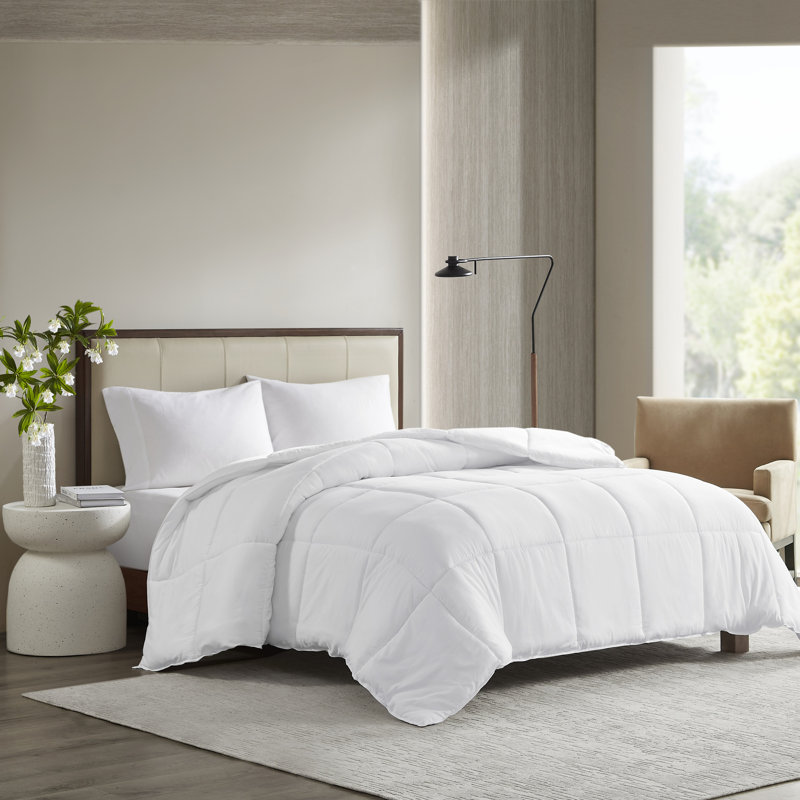 Winfield Luxury White 300 Thread Count Cotton Percale Down Alternative Full/Queen Comforter, Queen, White