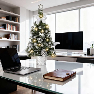 Petit arbre de Noël de 18 pouces avec lumières, mini arbre de décoration de bureau avec sommet en forme d'étoile, boules, arcs, pommes de pin pour bureau à domicile, bar, décorations de Noël