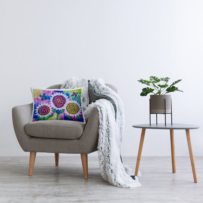 Coussin décoratif tournesol et papillons, imprimé par Nettie Price