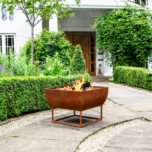 Charcoal/Wood Burning Fire Pit