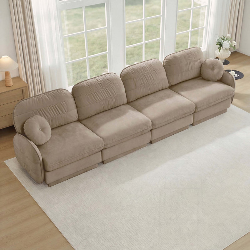 Canapé Chenille Cloud 4 places avec coussins ronds, dossier matelassé, assise profonde, H 37,4 po x l 137 po x P 33,4 po