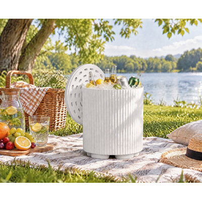 Table d'appoint glacière 2 en 1 pour l'extérieur, seau à glace isotherme résistant aux intempéries avec couvercle à crochet, bar à boissons de terrasse à rayures verticales pour les fêtes dans le jardin et au bord de la piscine, blanc éclatant