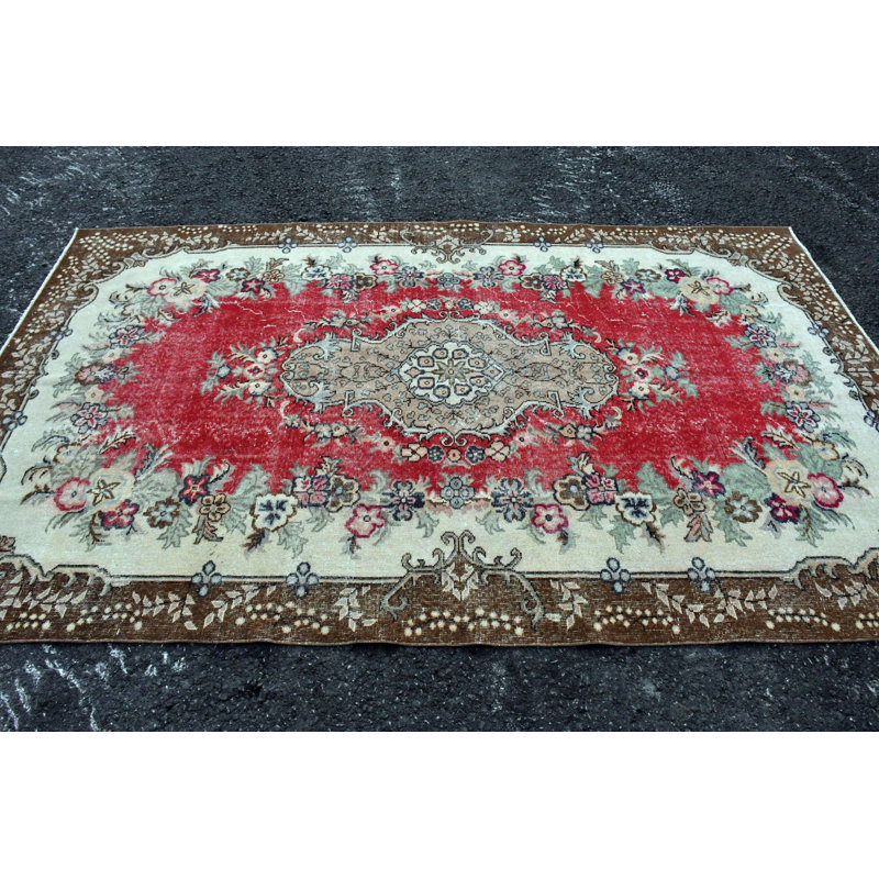 Tapis turc rétro vintage dans des tons rouges et bruns élégants pour une décoration intérieure élégante brun / rouge