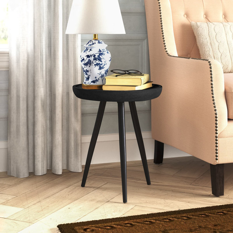 Table de bout avec plateau en bois massif 18 po Castiglia, Noir