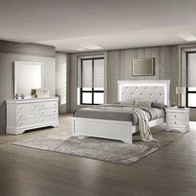 Mylhana Upholstered Standard Bedroom Set