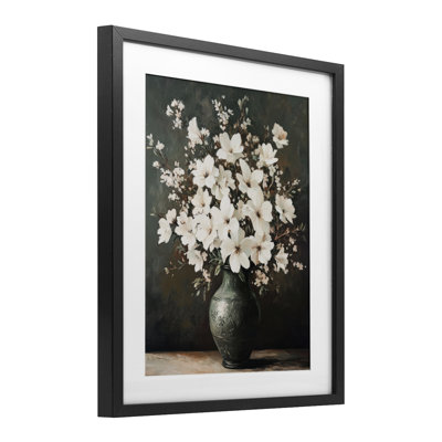 "Traditional Traditional Elegant White Bouquet", reproduction de verre encadrée par Petal Prints Design