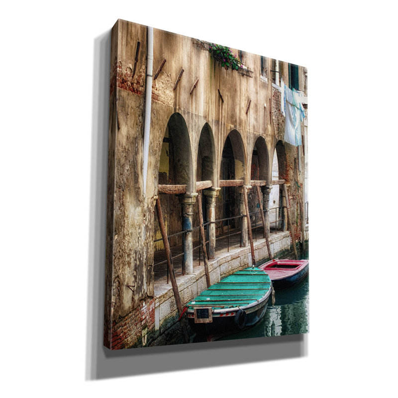 Toile épique «Hanging Laundry» par Danny Head «Epic Graffiti», 12 po x 16 po, H 16 po x l 12 po