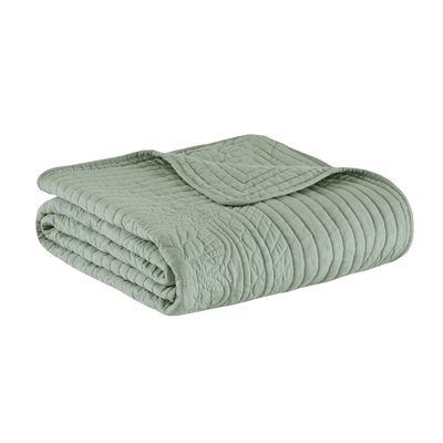 Oversized Quilted Throw With Scalloped Edges 60X72"