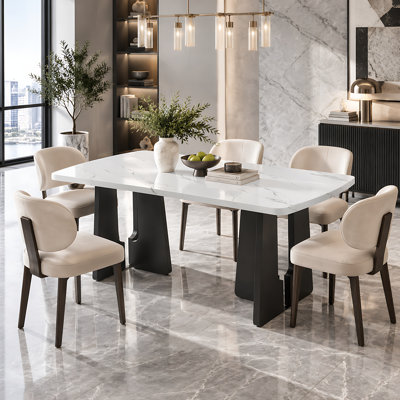 Table de salle à manger en faux marbre avec piètement géométrique