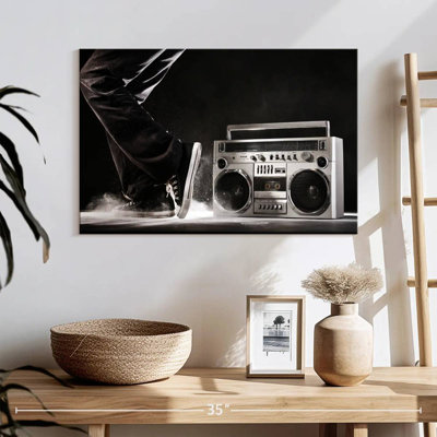Boombox Abarca Street