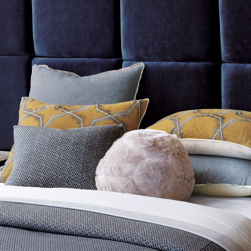 Nico Circular Pillow Cover & Insert