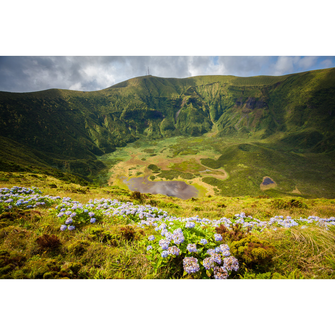 Caldera In Faial von Zodebala - Leinwandbild